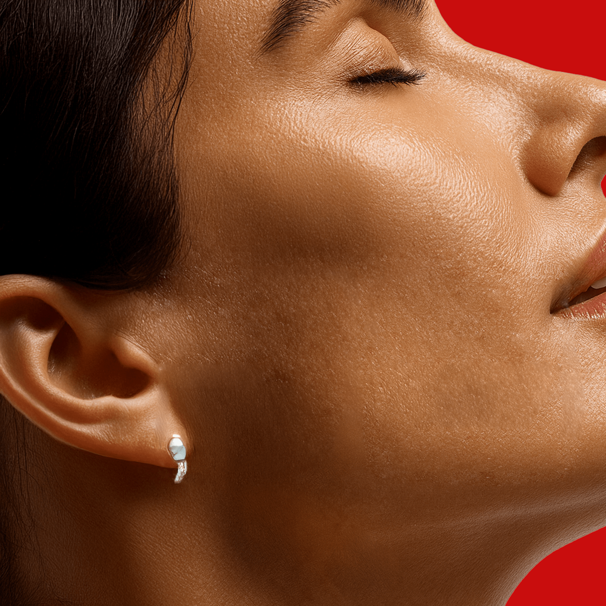 5 Signs You Need Red Light Therapy in Your Skincare Routine - LightRevival